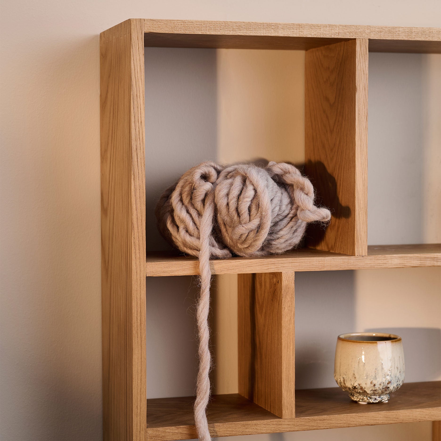 Keeper II væghylde, FSC certificeret egetræ 7D 70x70 cm